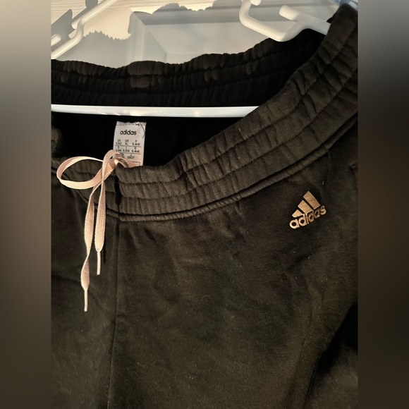 Adidas sweatpants XL - Picture 2 of 4